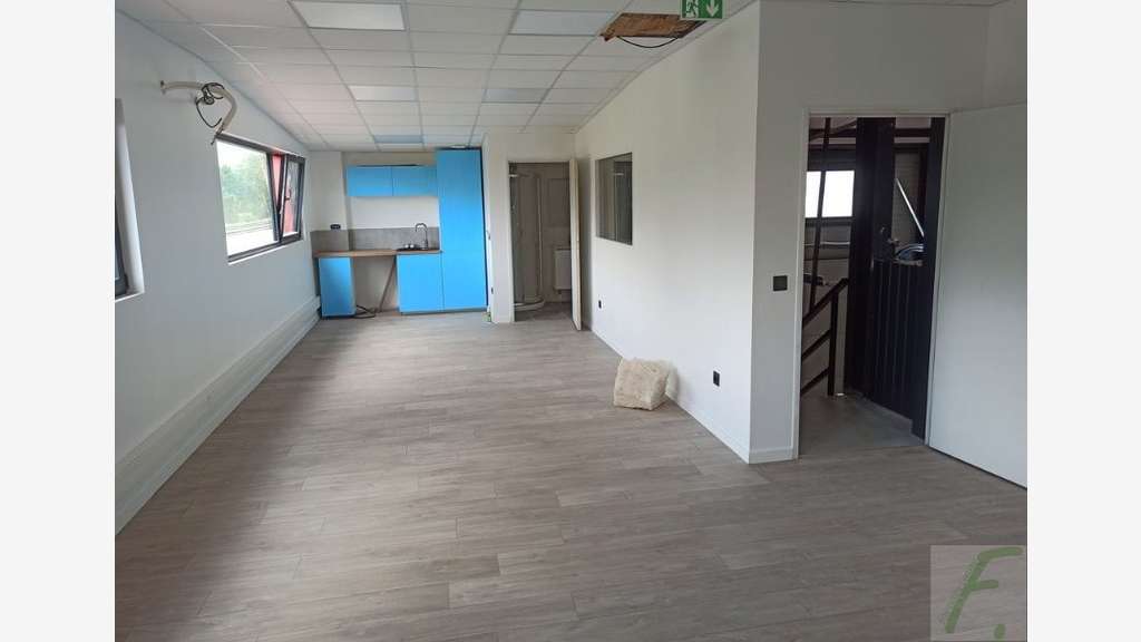 Local artisanal 234m² Le Versoud  ZA du Pruney
