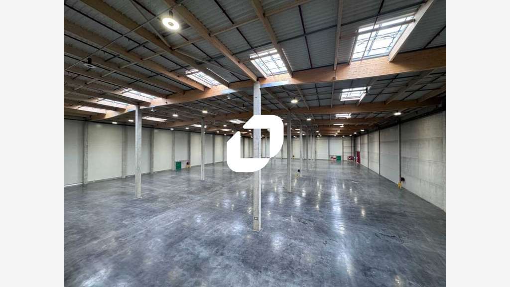 A louer Local d'activité 22152m² Leers