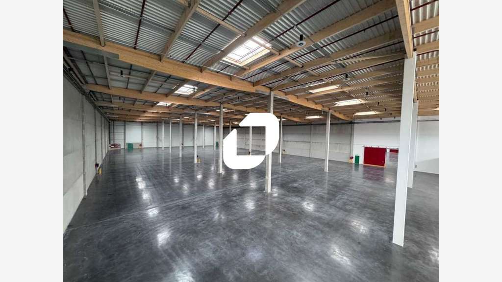 A louer Local d'activité 22152m² Leers