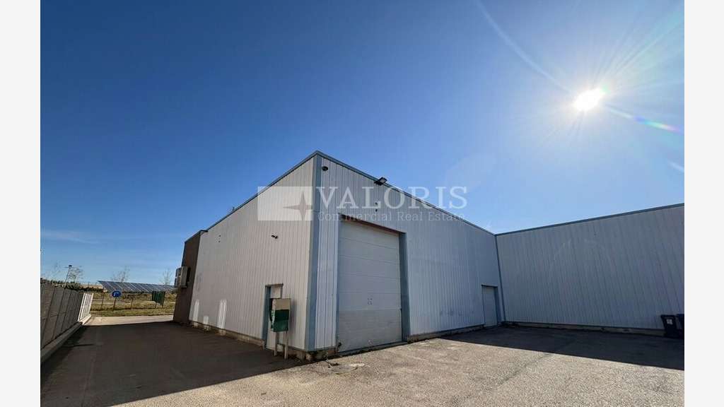 Local d'activité atelier 380m² à louer à Lentilly