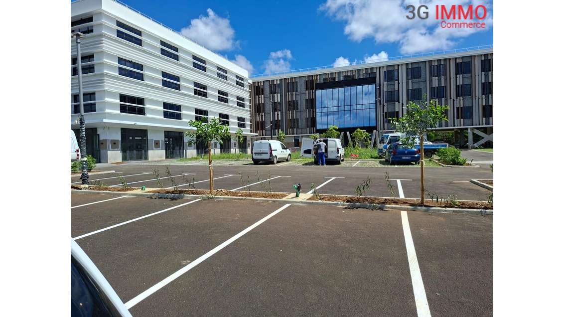A louer local professionnel 80m² RDC aux Abymes