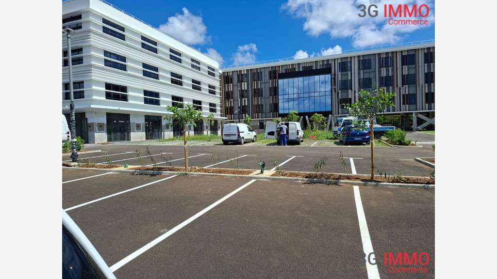 A louer local professionnel 80m² RDC aux Abymes