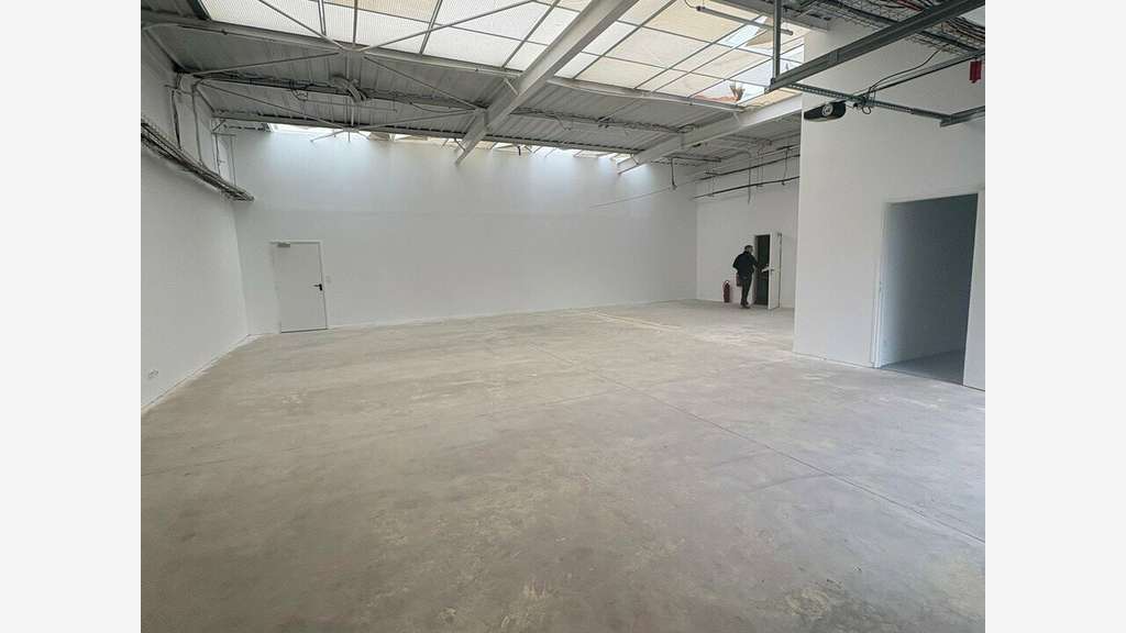 Location local d'activités 165m² Les Attaques ZAE