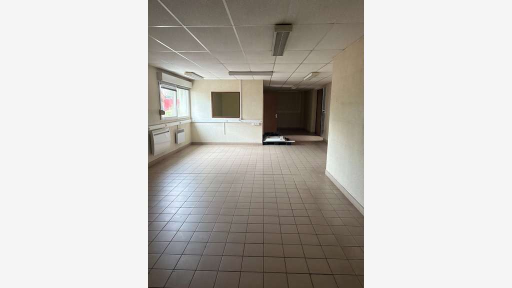 À louer – Local d'activités de 800 m² dans la zone