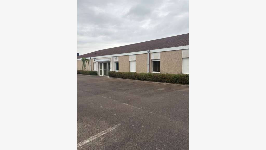 À louer – Local d'activités de 800 m² dans la zone