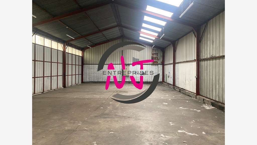 A Louer local d'activités 311m²secteur Mûrs-Erigné