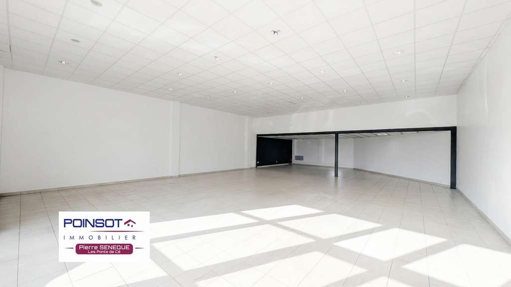 Loue local d'activité de 325m² à Juigné sur Loire