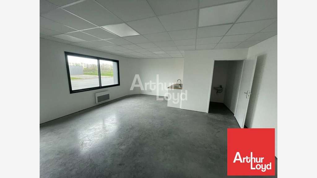 A louer cellule d'activité 321m² aux Herbiers