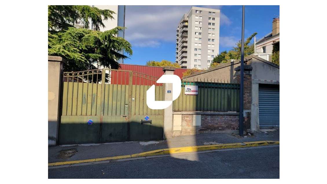 A louer Local d'activité 100m² Les lilas