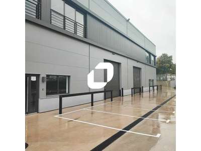 Location Locaux d'activités - Entrepôts aux Pavillons-sous-Bois