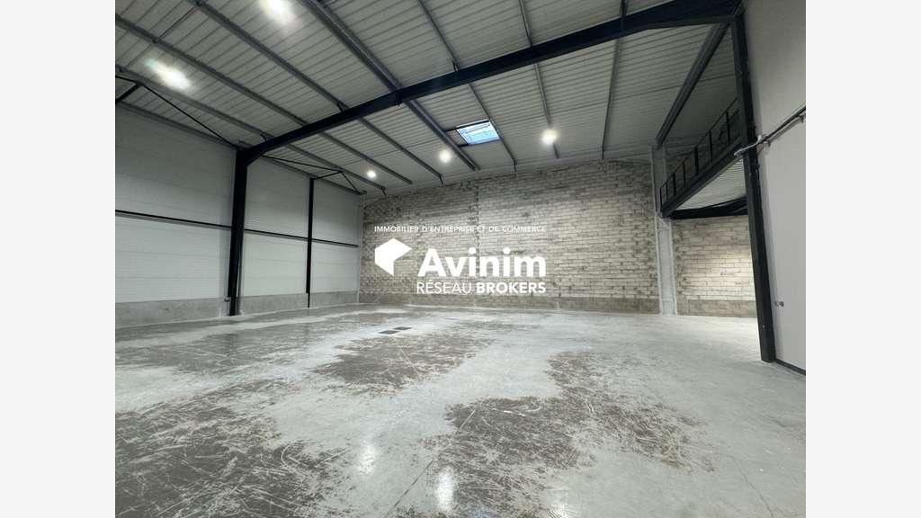 A louer local activité 620m² Les Pavillons-ss-Bois