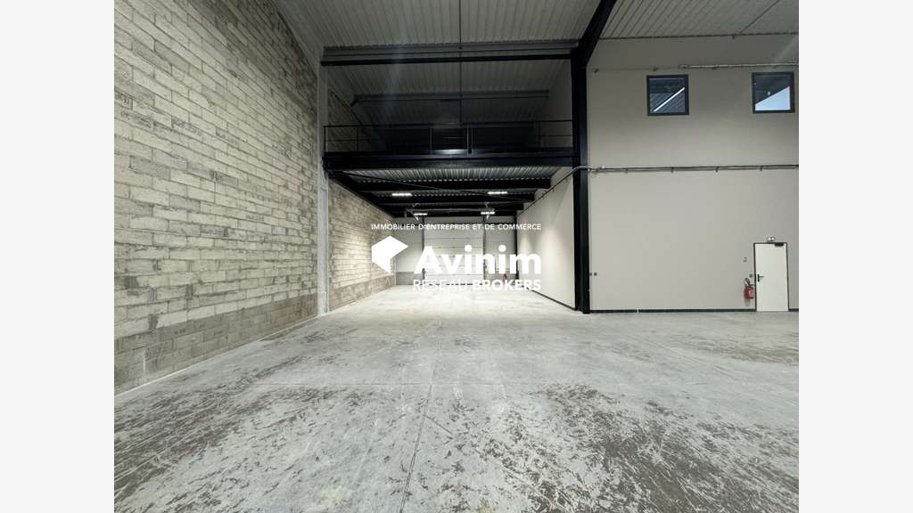 A louer local activité 620m² Les Pavillons-ss-Bois
