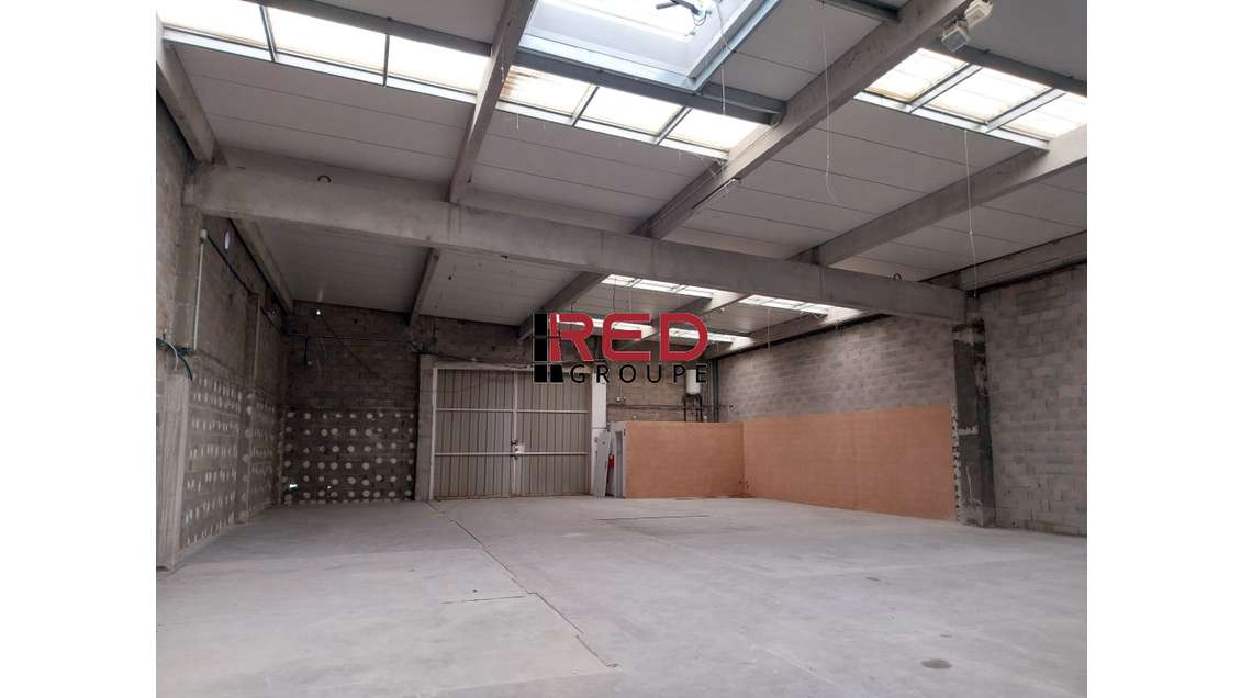 Loue entrepôt bureaux parking les Pennes-Mirabeau