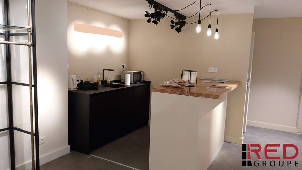 Entrepôt bureau 125m² à louer ZI les Pennes à Aix