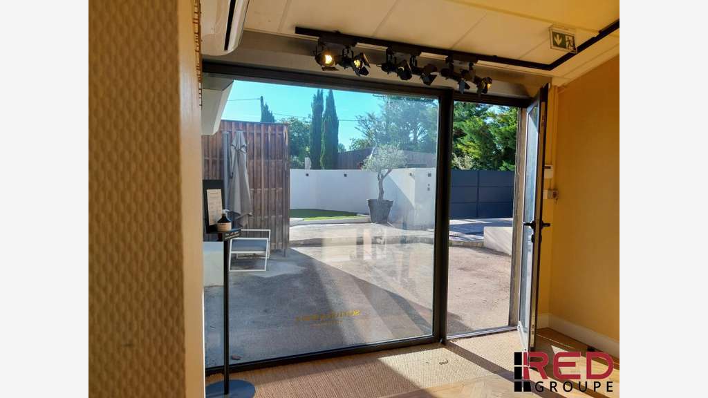 Entrepôt bureau 125m² à louer ZI les Pennes à Aix