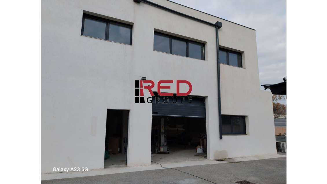 A louer local + bureau les Pennes Mirabeau ZA