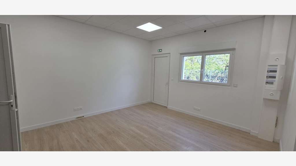 Local d'activité 188m² à louer Les Ponts-de-Cé