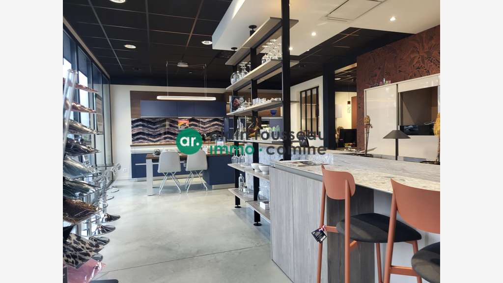A LOUER - 479 M² LOCAL D'ACTIVITE/COMMERCIAL -ANG