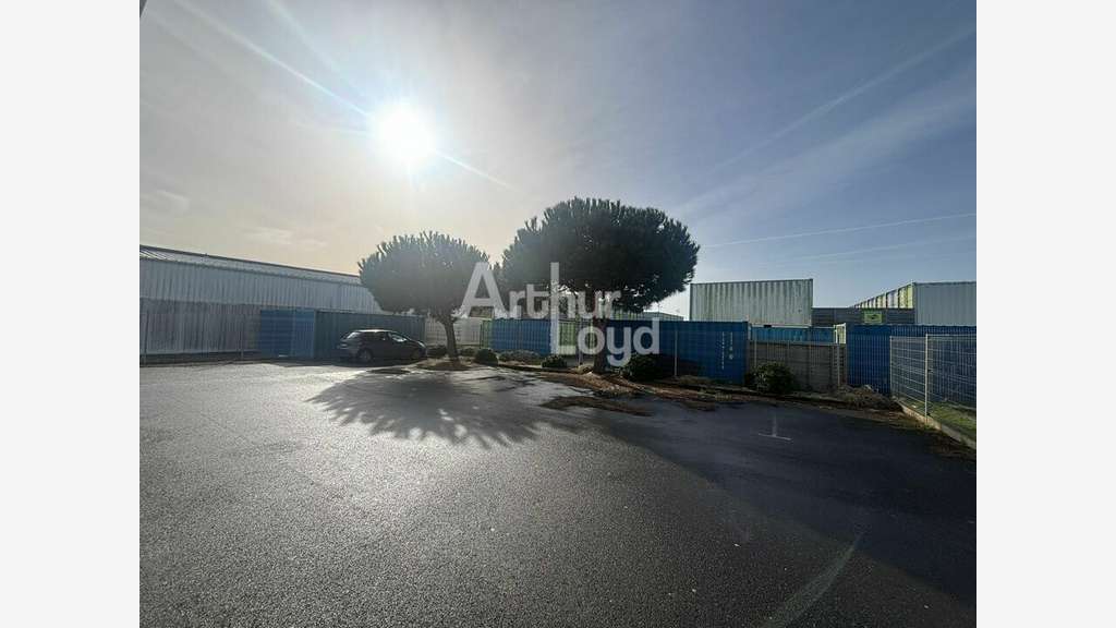 Local d'activité 260m² à louer aux Sables-d'Olonne