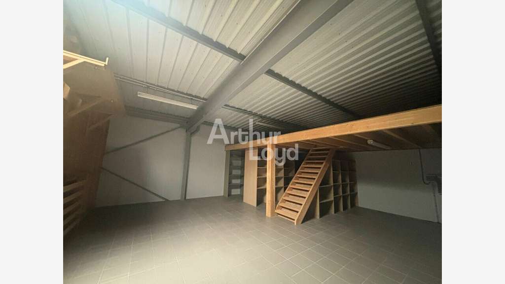 Local d'activité 260m² à louer aux Sables-d'Olonne
