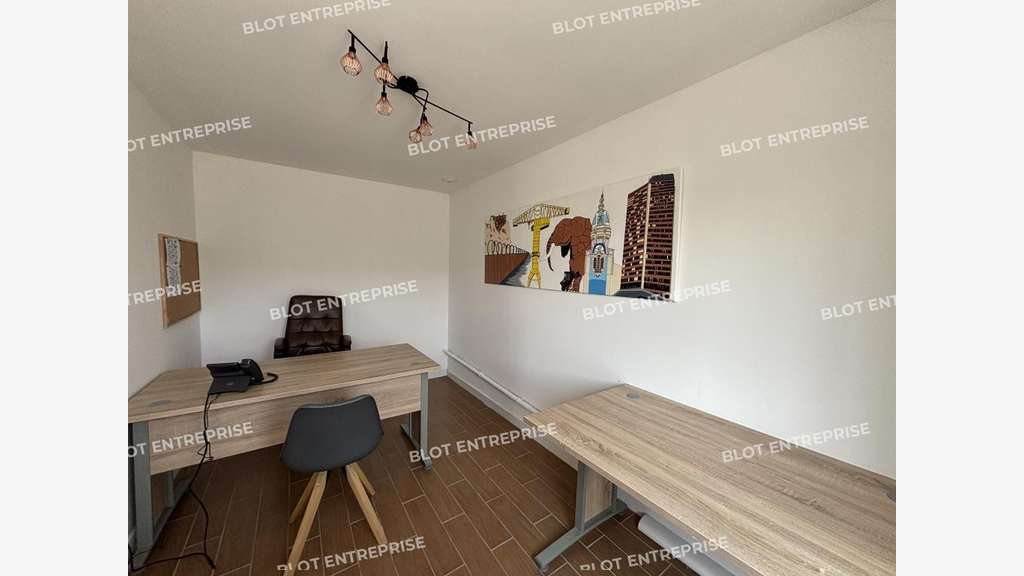 A louer locaux d'activités 182m² Les Sorinières