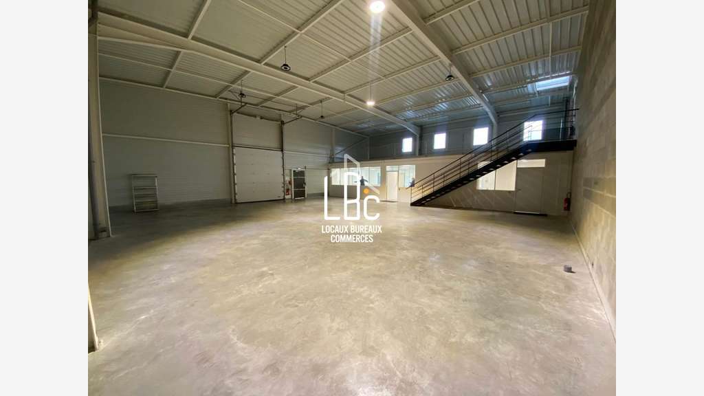 A louer local 400m² Les Sorinières ZI des Taillis