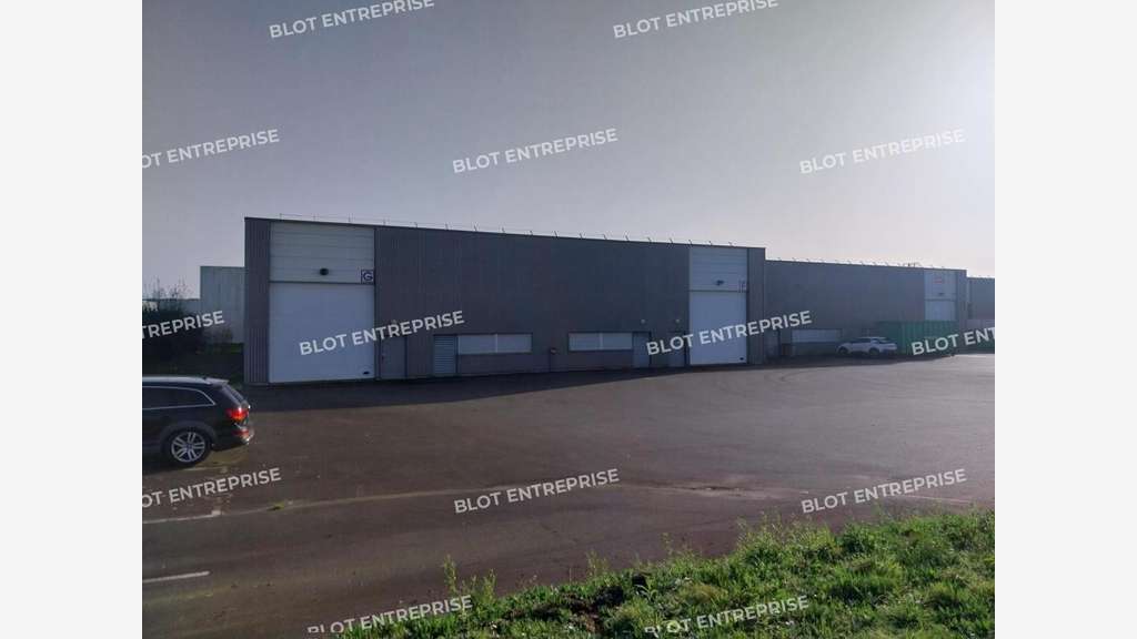 A louer locaux d'activités 1237m² Les Sorinières