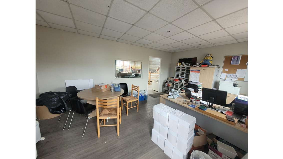 A louer local 200m² ZA du Taillis aux Sorinières