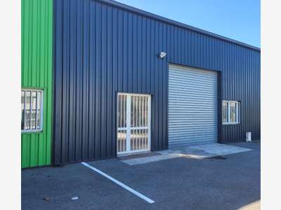 A louer local 200m² ZA du Taillis aux Sorinières