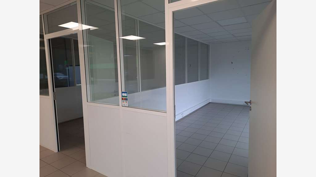 A louer local 400m² Les Sorinières ZA du Taillis