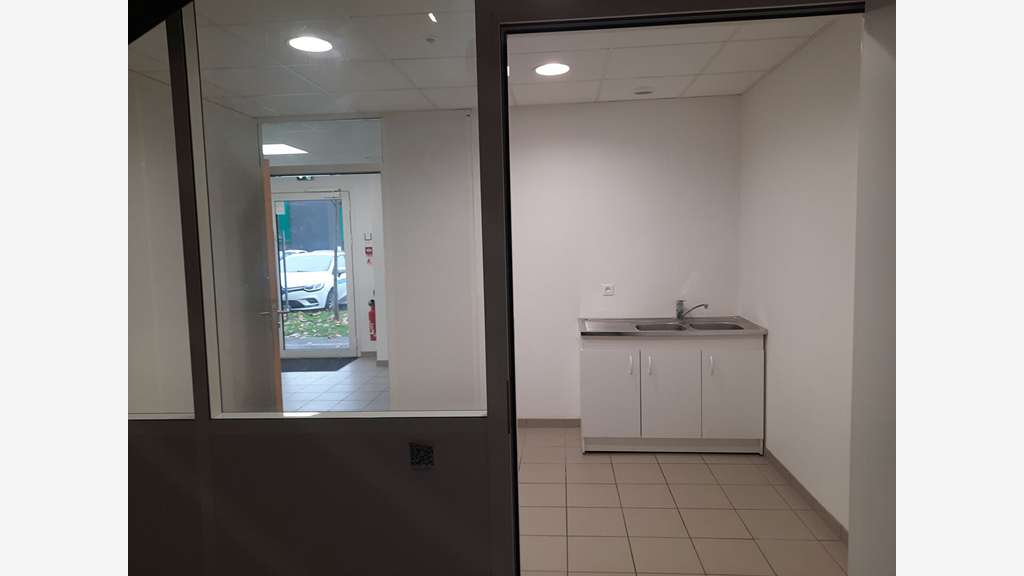 A louer local 400m² Les Sorinières ZA du Taillis
