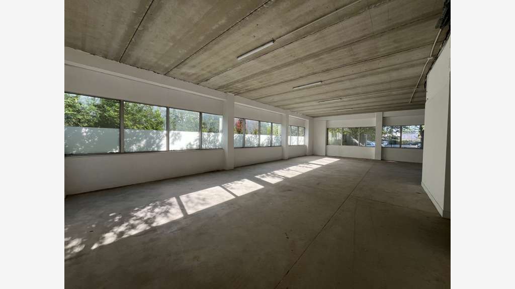 Local d'activité 1056m² à louer Les Ulis