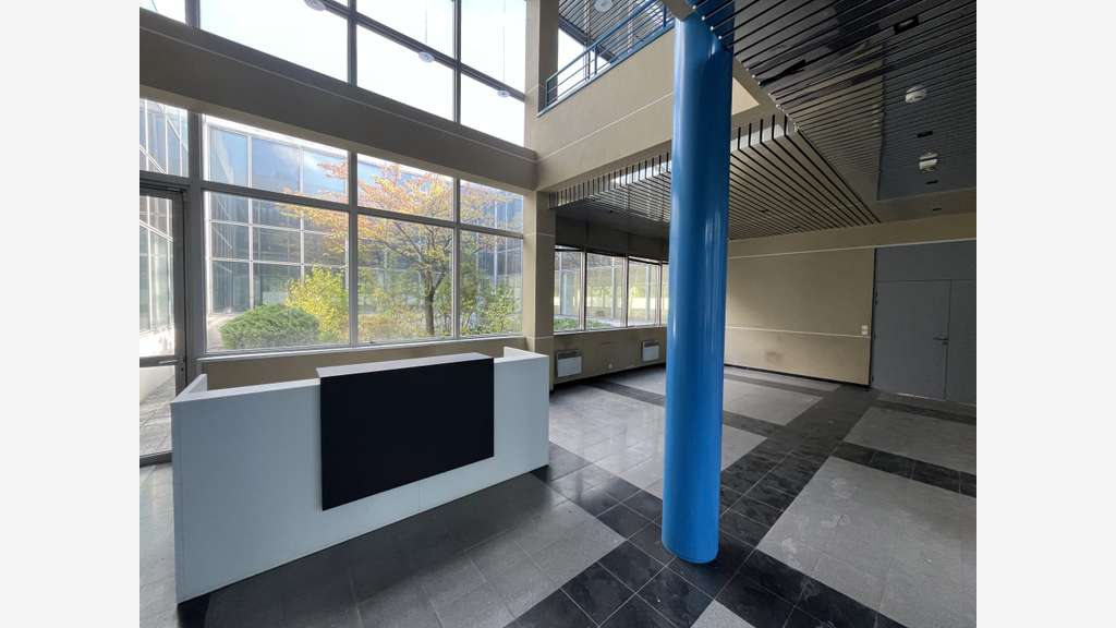 Local d'activité 1056m² à louer Les Ulis