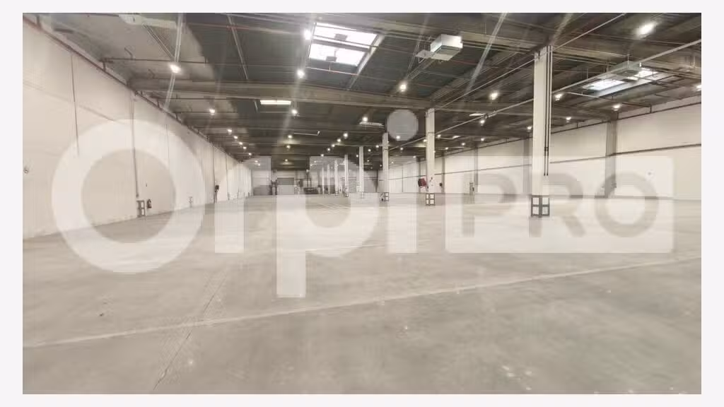 Cellules de logistique 8577m² à louer à Courtabœuf