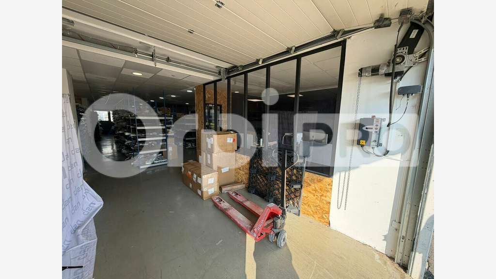 Local d'activité 220m² à louer ZA de Courtaboeuf