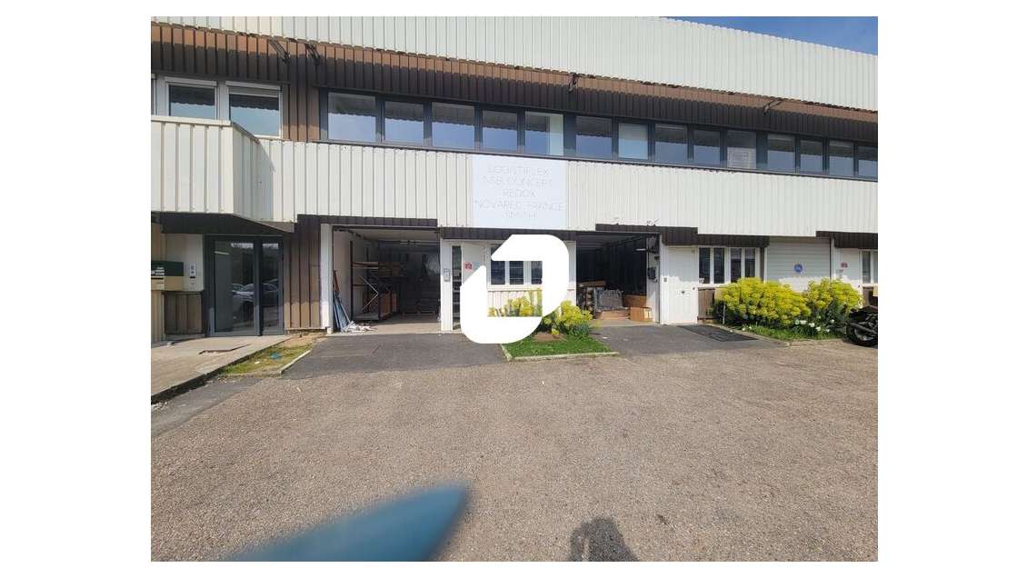 A louer Local d'activité 220m² Les ulis