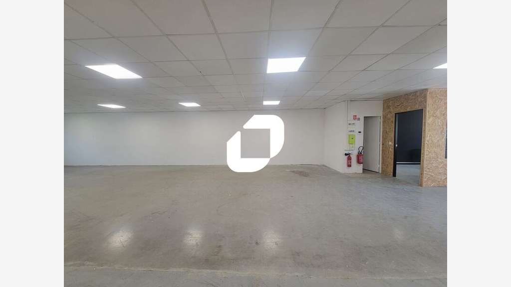 A louer Local d'activité 220m² Les ulis