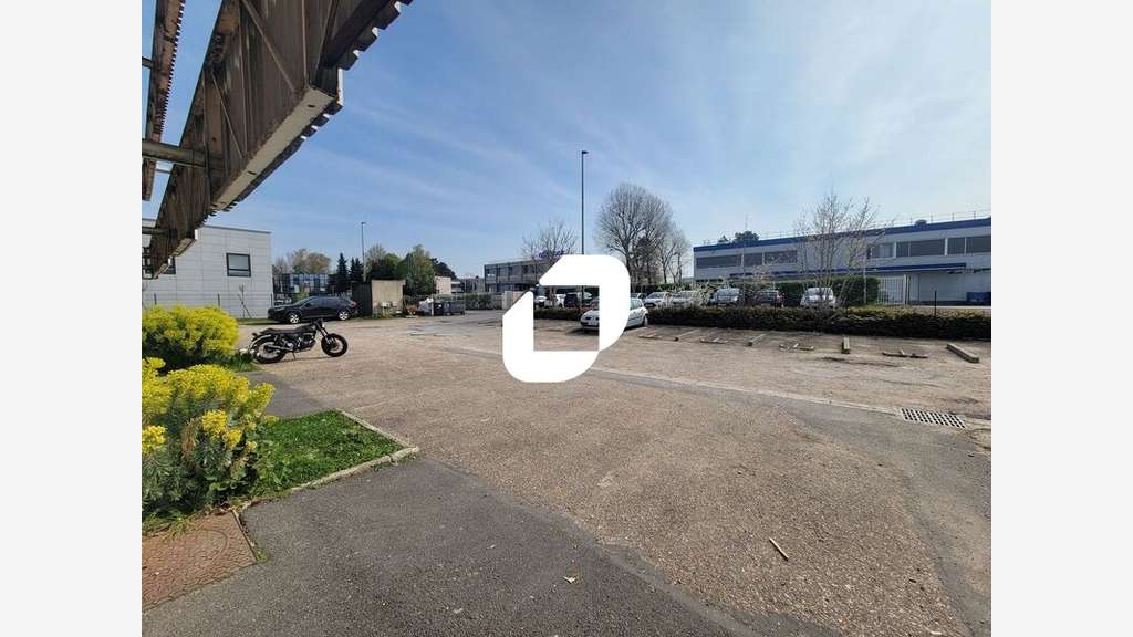 A louer Local d'activité 220m² Les ulis