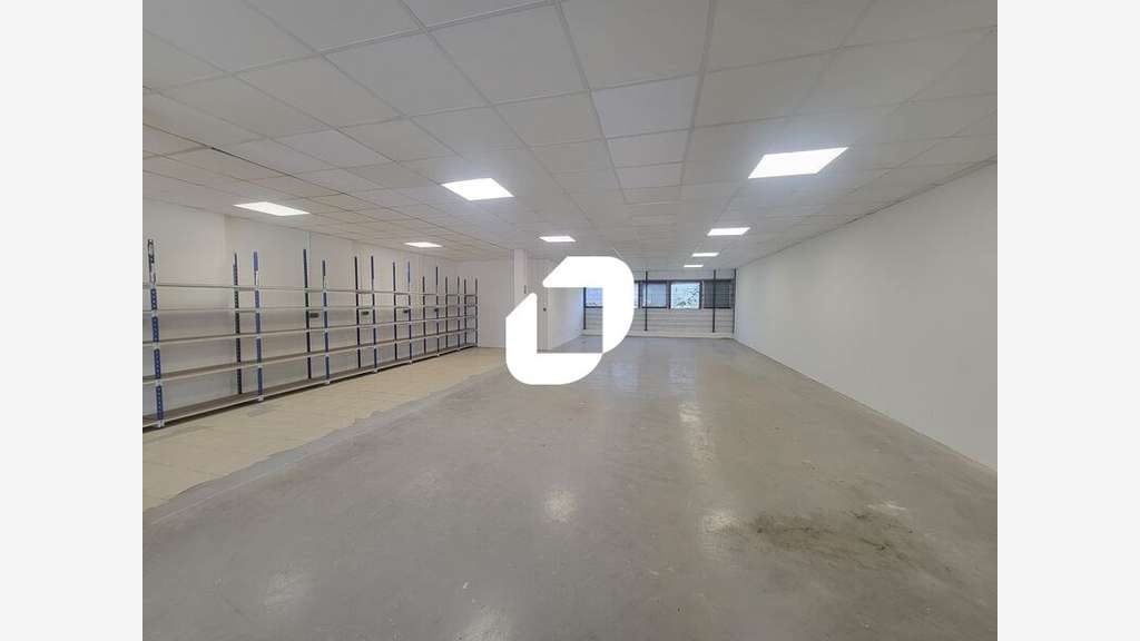 A louer Local d'activité 220m² Les ulis