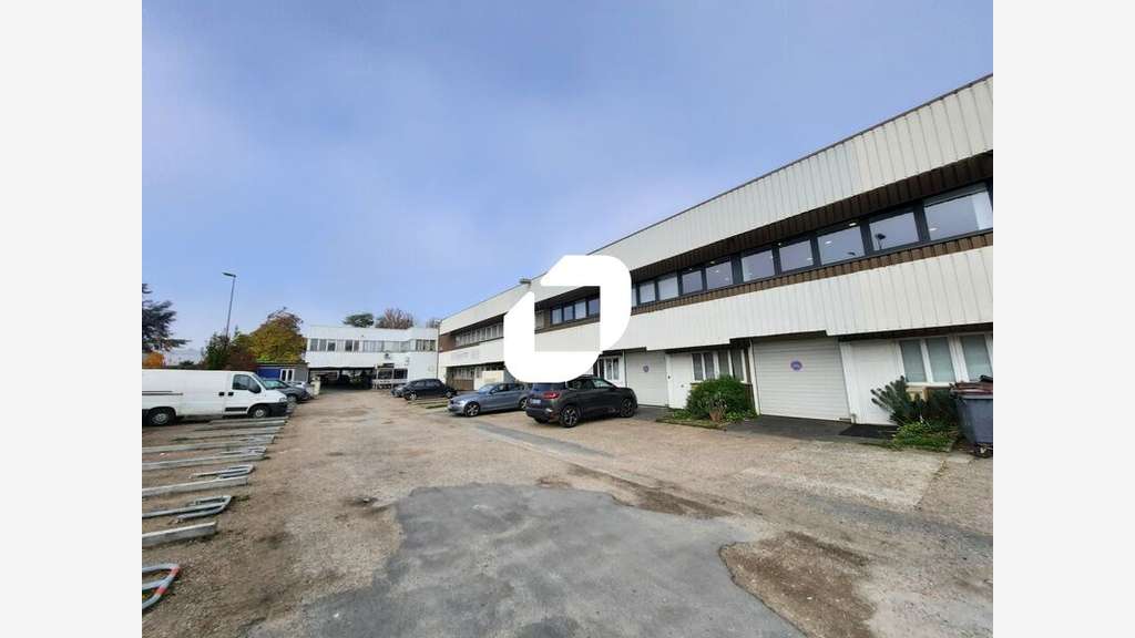 A louer Local d'activité 220m² Les ulis