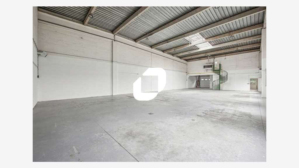 A louer Local d'activité 350m² Les ulis