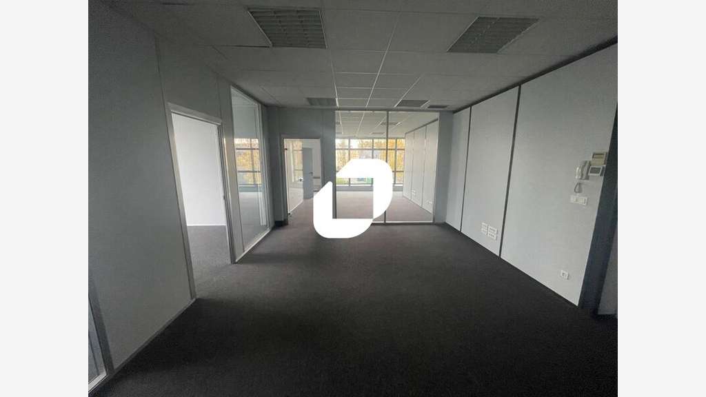 A louer Local d'activité 182m² Les ulis