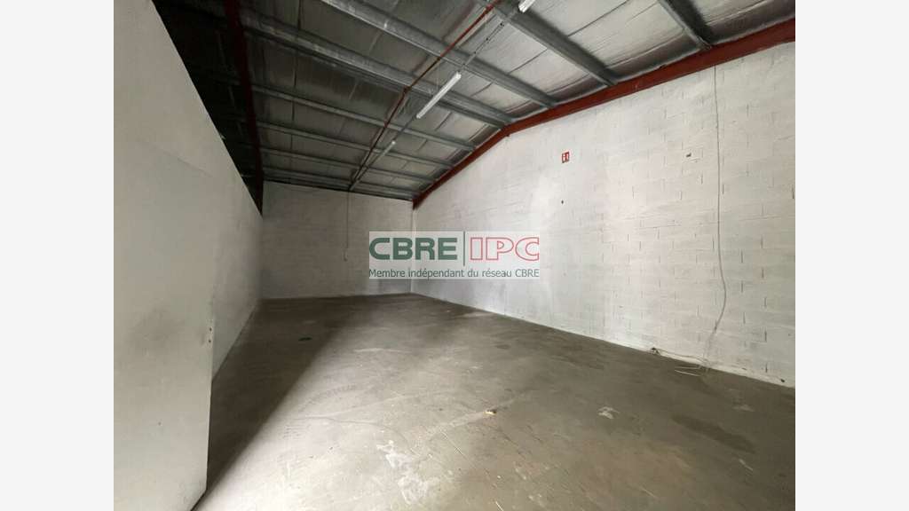 Location local d'activités 250m² à Lescar