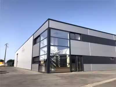 A louer local d'activités de 890 m² proche de T