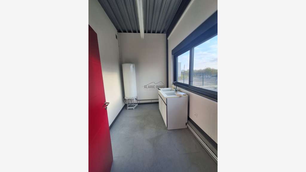 Location bâtiment d'activité 190m² à Lézignan