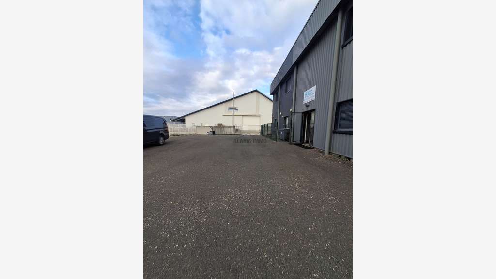 Location bâtiment d'activité 190m² à Lézignan