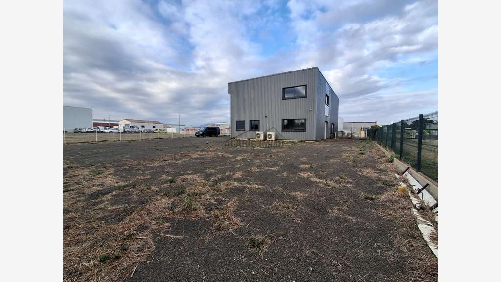 Location bâtiment d'activité 190m² à Lézignan