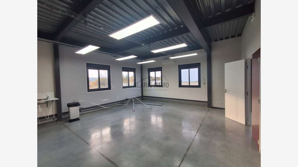Location bâtiment d'activité 190m² à Lézignan