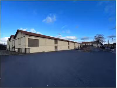 À vendre – Entrepôt industriel de 8000 m² divi