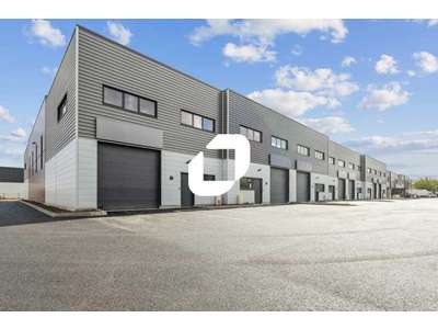 Location Locaux d'activités - Entrepôts à Lieusaint